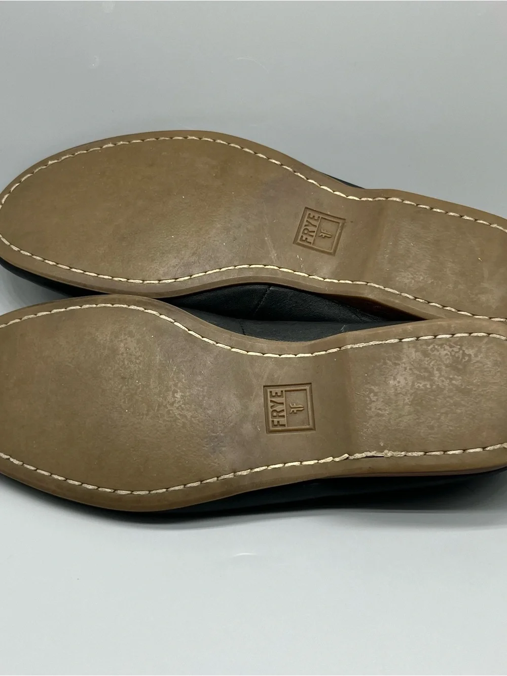 Frye men's black leather loafers / Slip-On 8.5M